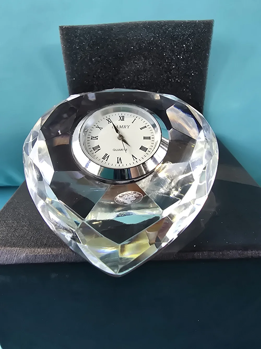 Clear Crystal Heart Clock